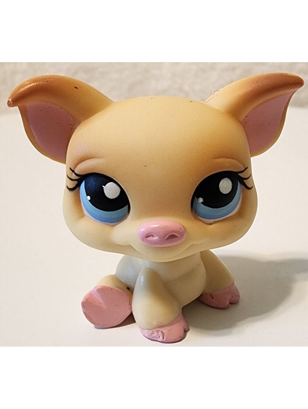 Littlest Pet Shop Pig #330 LPS Hasbro Red Magnet Blue Eyes